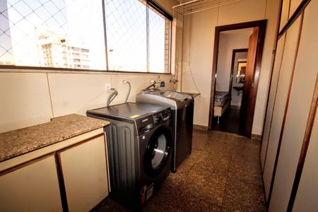 Apartamento à venda com 315m², 4 quartos e 4 vagasÁrea de Serviço