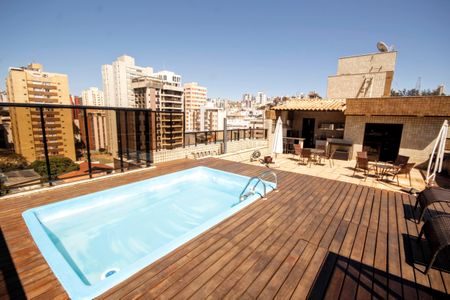 Apartamento à venda com 315m², 4 quartos e 4 vagasPiscina