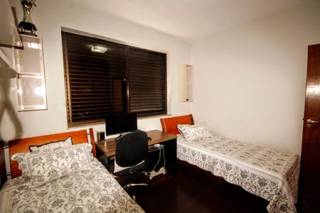 Apartamento à venda com 315m², 4 quartos e 4 vagasQuarto 3