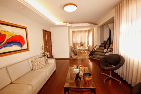 Apartamento à venda com 315m², 4 quartos e 4 vagasSala