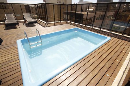 Apartamento à venda com 315m², 4 quartos e 4 vagasPiscina