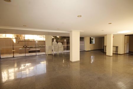 Apartamento à venda com 315m², 4 quartos e 4 vagasÁrea comum - Salão de festas