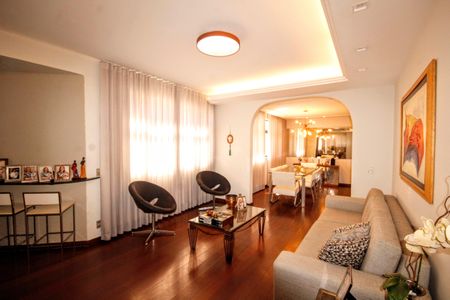 Apartamento à venda com 315m², 4 quartos e 4 vagasSala