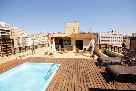 Apartamento à venda com 315m², 4 quartos e 4 vagasPiscina
