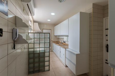 Apartamento à venda com 128m², 3 quartos e 2 vagasCozinha