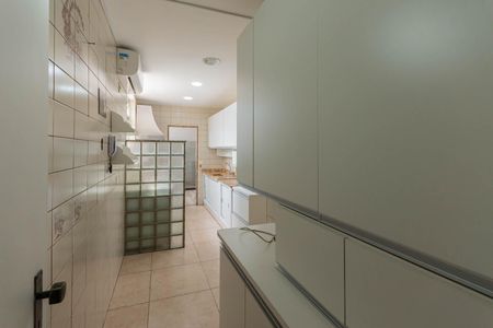 Apartamento à venda com 128m², 3 quartos e 2 vagasCozinha