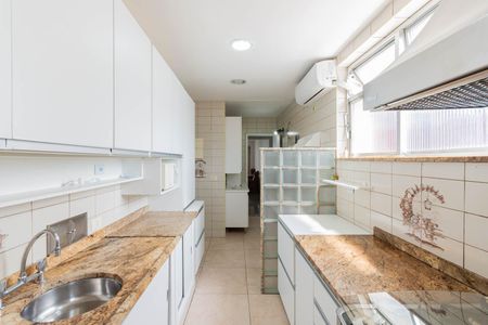 Apartamento à venda com 128m², 3 quartos e 2 vagasCozinha