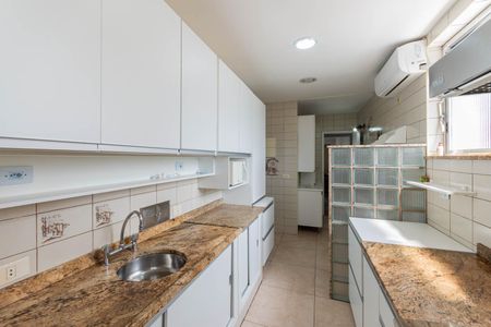 Apartamento à venda com 128m², 3 quartos e 2 vagasCozinha