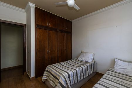 Casa à venda com 680m², 4 quartos e 6 vagasQuarto 1