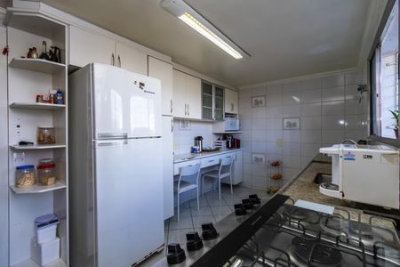 Casa à venda com 680m², 4 quartos e 6 vagasCozinha