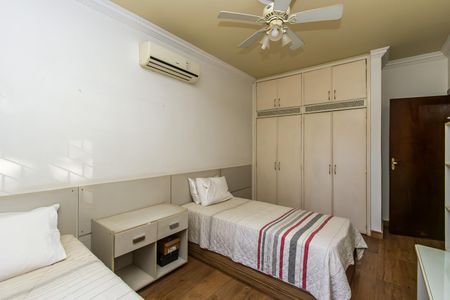 Casa à venda com 680m², 4 quartos e 6 vagasQuarto 3