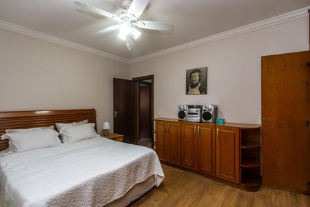 Casa à venda com 680m², 4 quartos e 6 vagasQuarto 4