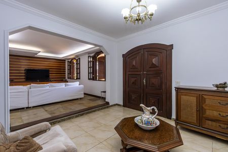 Casa à venda com 680m², 4 quartos e 6 vagasSala 2