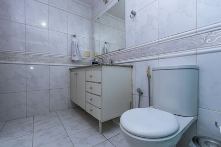 Casa à venda com 680m², 4 quartos e 6 vagasBanheiro da Suite