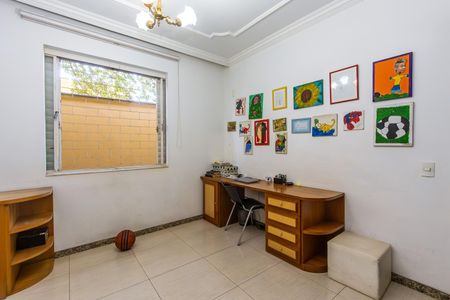 Casa à venda com 680m², 4 quartos e 6 vagasSala 3