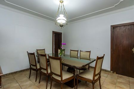 Casa à venda com 680m², 4 quartos e 6 vagasSala de Jantar