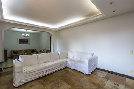 Casa à venda com 680m², 4 quartos e 6 vagasSala 1