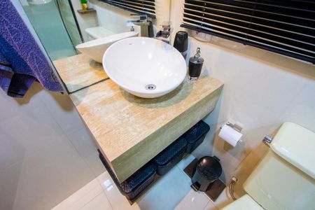 Apartamento à venda com 75m², 2 quartos e 2 vagas Apartamento à venda com 75m², 2 quartos e 2 vagasBanheiro