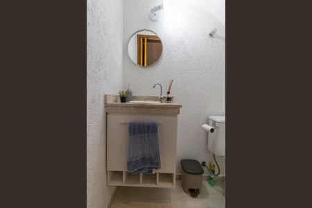 Casa de condomínio à venda com 69m², 2 quartos e 1 vagaLavabo