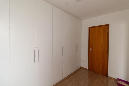 Suíte 1 de casa de condomínio à venda com 2 quartos, 69m² em Vila Araguaia, São Paulo