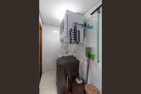 Casa de condomínio à venda com 69m², 2 quartos e 1 vagaÁrea de Serviço