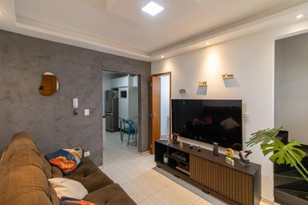 Sala de casa de condomínio à venda com 2 quartos, 69m² em Vila Araguaia, São Paulo