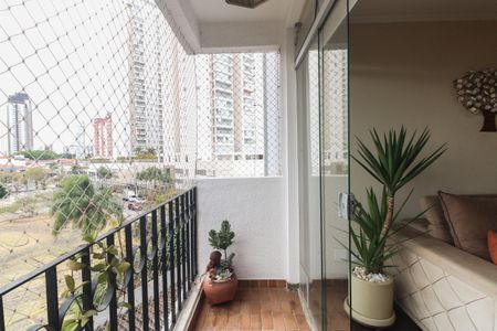 Apartamento à venda com 64m², 2 quartos e 1 vaga Apartamento à venda com 64m², 2 quartos e 1 vagaVaranda