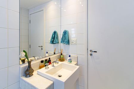 Apartamento à venda com 92m², 2 quartos e 2 vagas Apartamento à venda com 92m², 2 quartos e 2 vagasBanheiro Social