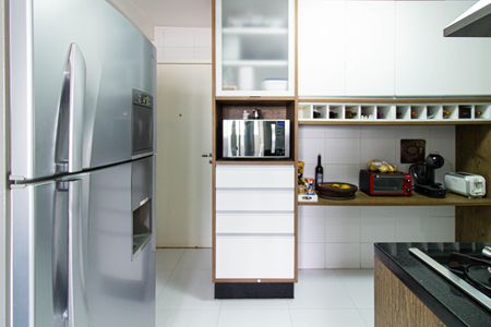 Apartamento à venda com 92m², 2 quartos e 2 vagas Apartamento à venda com 92m², 2 quartos e 2 vagasCozinha