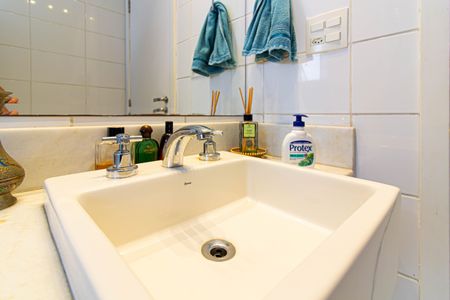 Apartamento à venda com 92m², 2 quartos e 2 vagas Apartamento à venda com 92m², 2 quartos e 2 vagasBanheiro Social