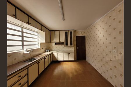 Casa à venda com 144m², 3 quartos e 3 vagas Casa à venda com 144m², 3 quartos e 3 vagasFoto 02