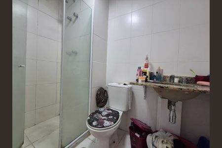 Apartamento à venda com 82m², 2 quartos e 1 vaga Apartamento à venda com 82m², 2 quartos e 1 vagaBanheiro da Suíte 2