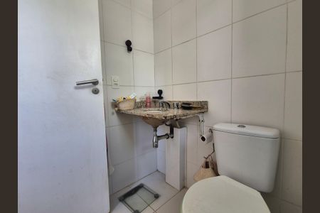 Apartamento à venda com 82m², 2 quartos e 1 vaga Apartamento à venda com 82m², 2 quartos e 1 vagaBanheiro da Suíte 1