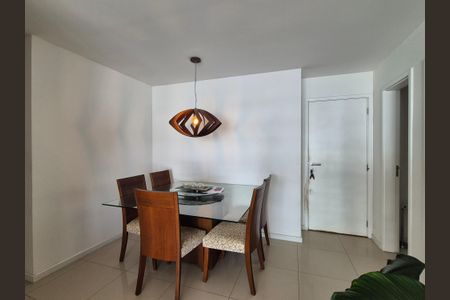 Apartamento à venda com 82m², 2 quartos e 1 vaga Apartamento à venda com 82m², 2 quartos e 1 vagaSala