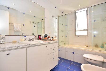 Apartamento à venda com 178m², 3 quartos e 2 vagasBanheiro Suíte 