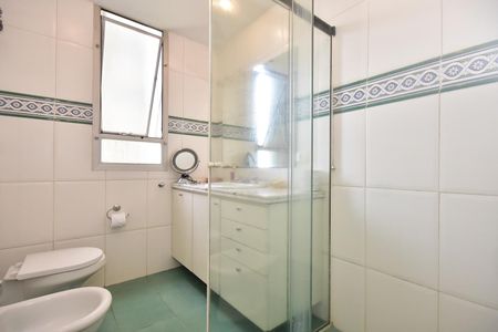 Apartamento à venda com 178m², 3 quartos e 2 vagasBanheiro