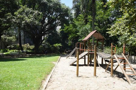 Apartamento à venda com 178m², 3 quartos e 2 vagas Apartamento à venda com 178m², 3 quartos e 2 vagasPlayground 1