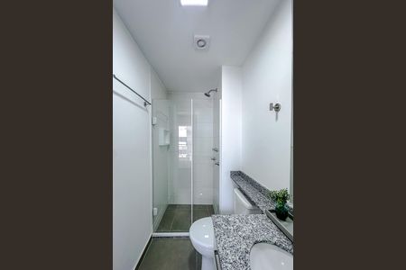 Banheiro de kitnet/studio para alugar com 1 quarto, 27m² em Belenzinho, São Paulo