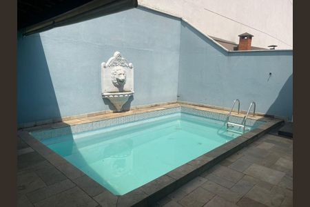 Casa à venda com 325m², 3 quartos e 8 vagas