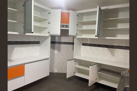 Casa à venda com 325m², 3 quartos e 8 vagas