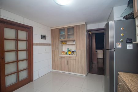 Casa à venda com 260m², 3 quartos e 3 vagas Casa à venda com 260m², 3 quartos e 3 vagasCozinha