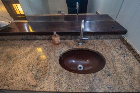 Casa à venda com 260m², 3 quartos e 3 vagas Casa à venda com 260m², 3 quartos e 3 vagasBanheiro