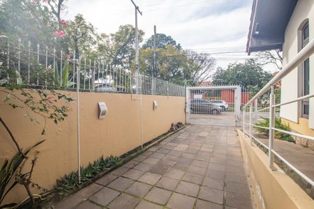 Casa à venda com 260m², 3 quartos e 3 vagas Casa à venda com 260m², 3 quartos e 3 vagasPatio