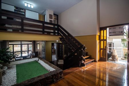 Casa à venda com 260m², 3 quartos e 3 vagas Casa à venda com 260m², 3 quartos e 3 vagasSala