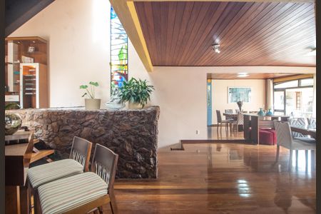 Casa à venda com 260m², 3 quartos e 3 vagas Casa à venda com 260m², 3 quartos e 3 vagasSala 2