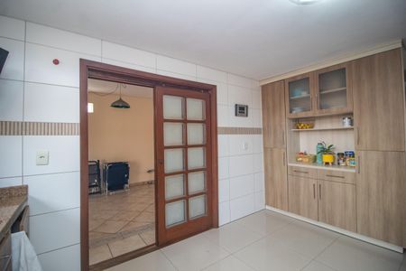Casa à venda com 260m², 3 quartos e 3 vagas Casa à venda com 260m², 3 quartos e 3 vagasCozinha