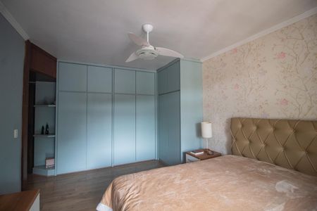 Casa à venda com 260m², 3 quartos e 3 vagas Casa à venda com 260m², 3 quartos e 3 vagasSuíte