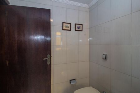 Casa à venda com 260m², 3 quartos e 3 vagas Casa à venda com 260m², 3 quartos e 3 vagasBanheiro