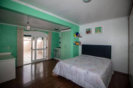 Casa à venda com 260m², 3 quartos e 3 vagas Casa à venda com 260m², 3 quartos e 3 vagasQuarto