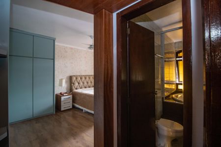 Casa à venda com 260m², 3 quartos e 3 vagas Casa à venda com 260m², 3 quartos e 3 vagasSuíte